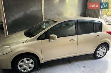 Nissan TIIDA  2012