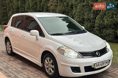 Nissan TIIDA  2012