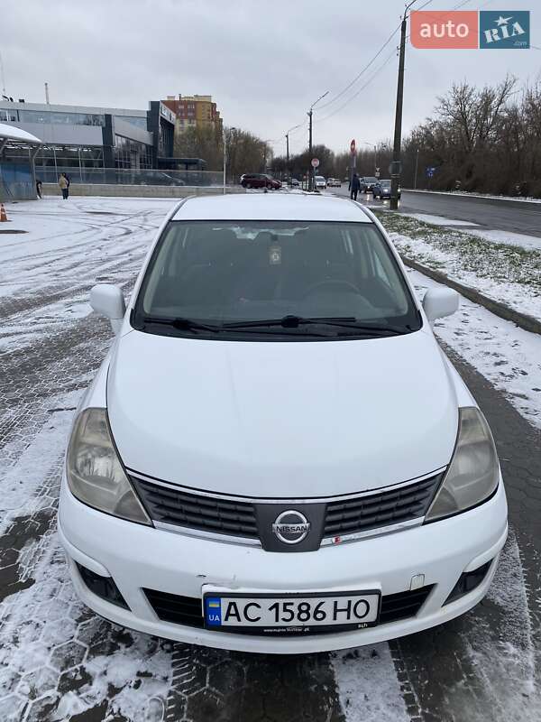 Nissan TIIDA