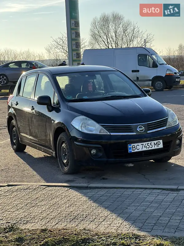 Nissan TIIDA 2009