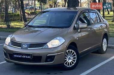 Nissan TIIDA  2008