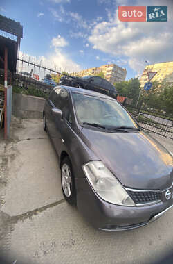 Nissan TIIDA  2008