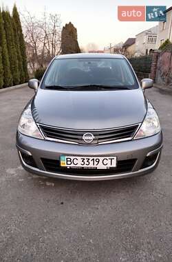 Nissan TIIDA  2012