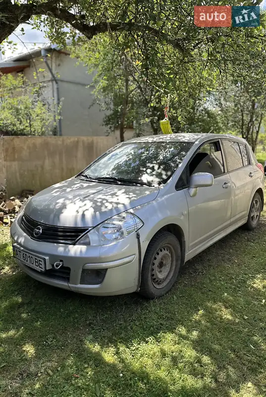 Nissan TIIDA 2012