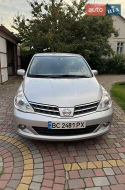 Nissan TIIDA  2012