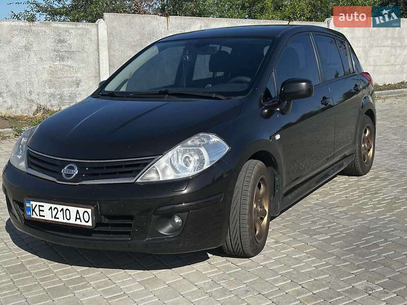 Nissan TIIDA