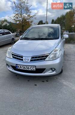 Nissan TIIDA  2010