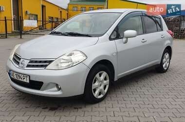 Nissan TIIDA  2012