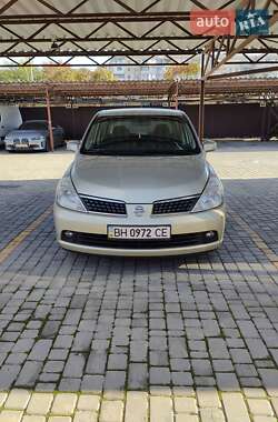 Nissan TIIDA 2008