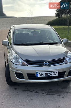 Nissan TIIDA  2010