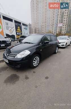 Nissan TIIDA 2010