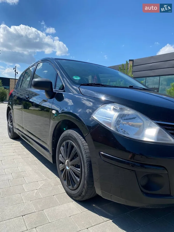 2011 Nissan Tiida - мініатюра 2