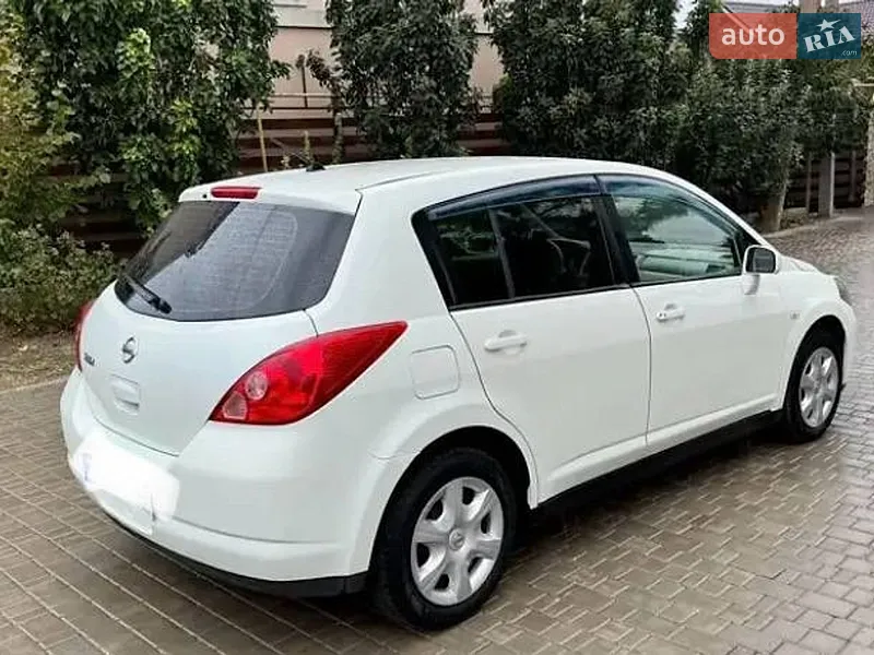 Nissan TIIDA