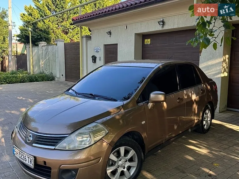 Nissan TIIDA