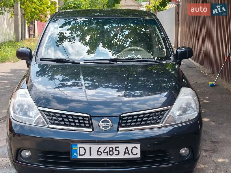 Nissan TIIDA
