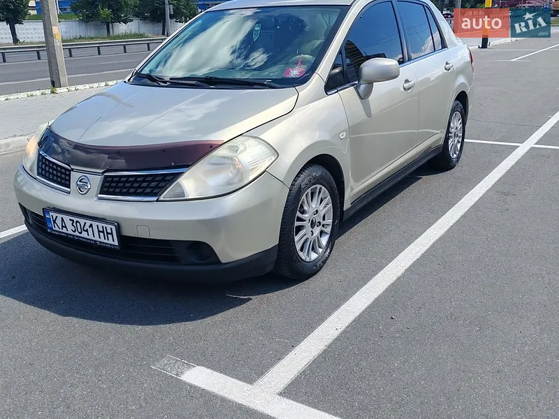 Nissan TIIDA