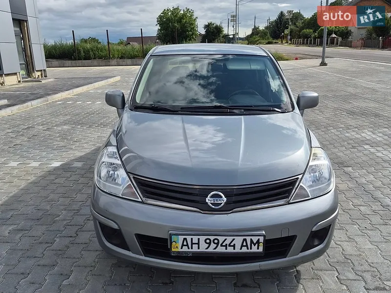 Nissan TIIDA