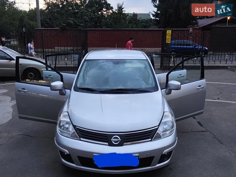 Nissan TIIDA