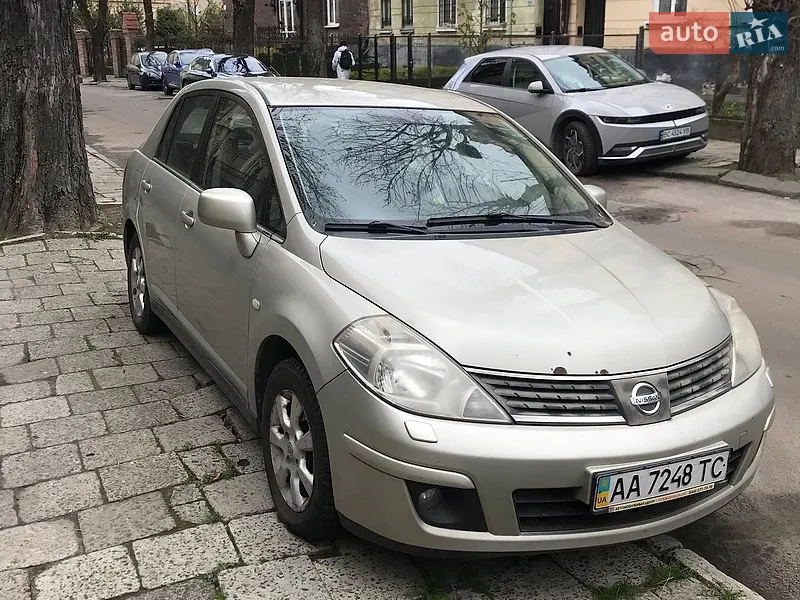 Nissan TIIDA