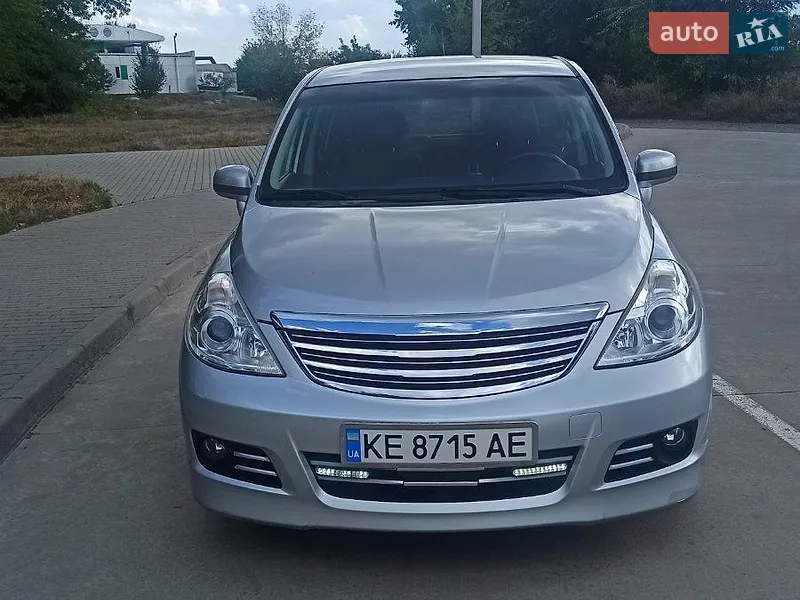 Nissan TIIDA 2009