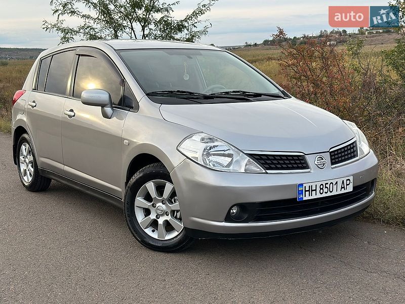 Хэтчбек Nissan TIIDA 2007 в Одессе