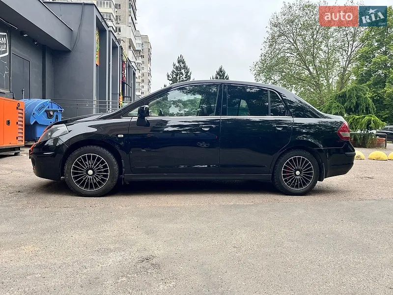 Nissan TIIDA