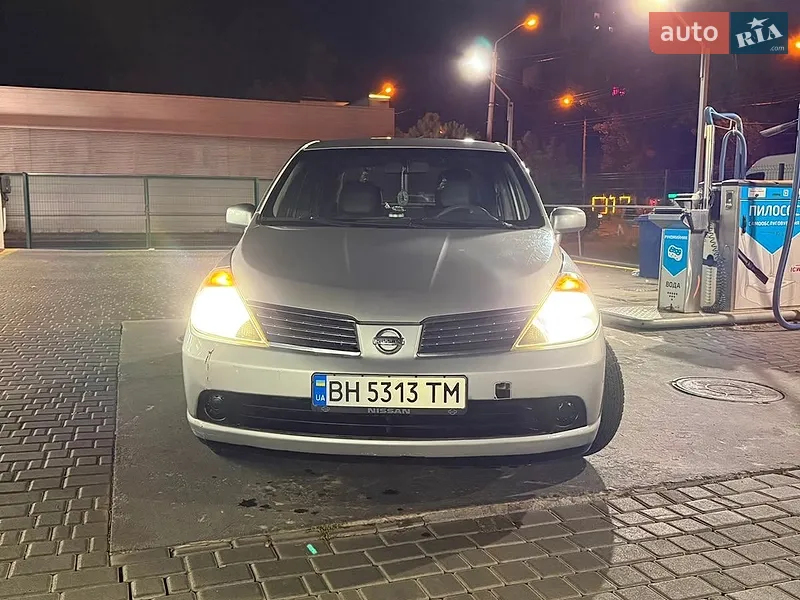 Nissan TIIDA
