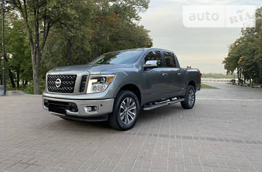 Nissan Titan SL 4x4 2018