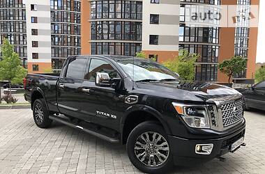 Nissan Titan  2016