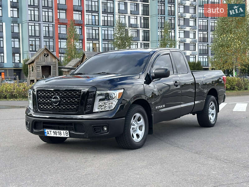 Nissan Titan