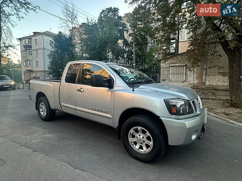Nissan Titan
