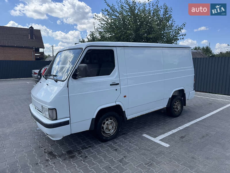 Nissan Trade