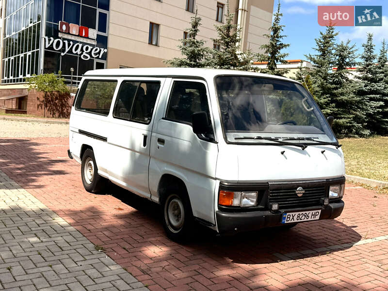 Мінівен Nissan Urvan