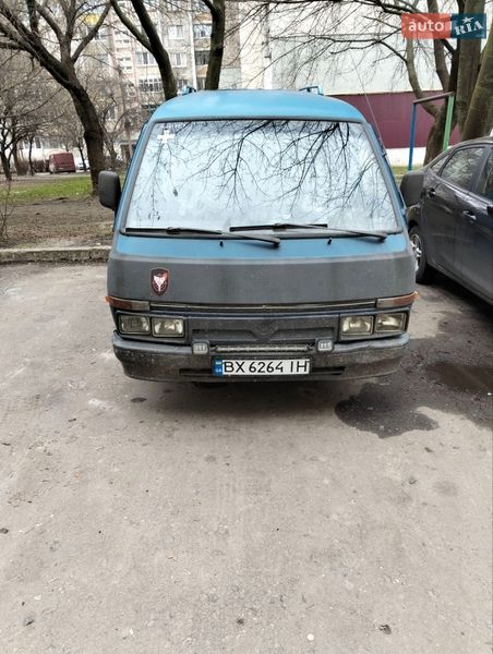 Вантажівки Nissan Vanette