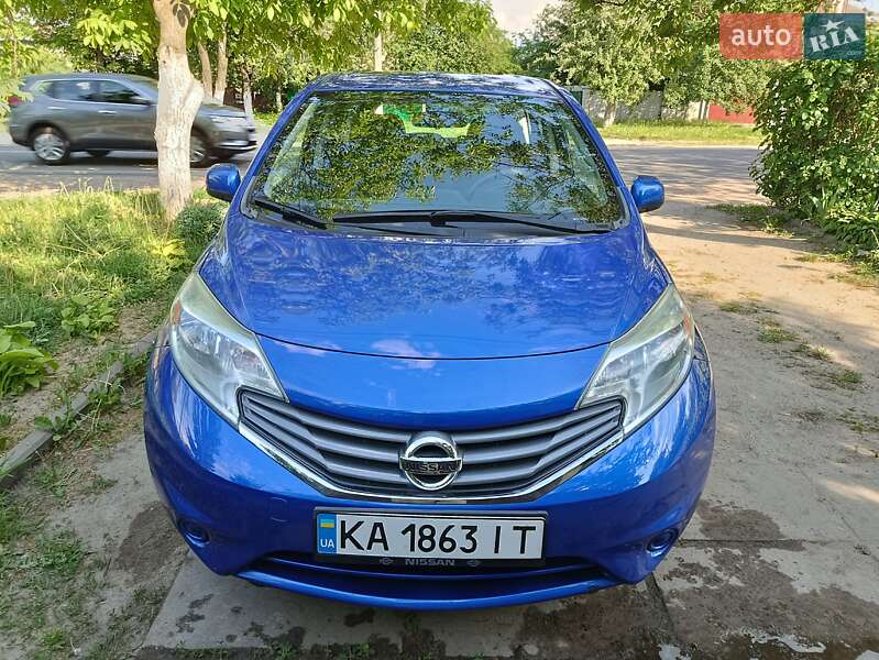 Хетчбек Nissan Versa Note