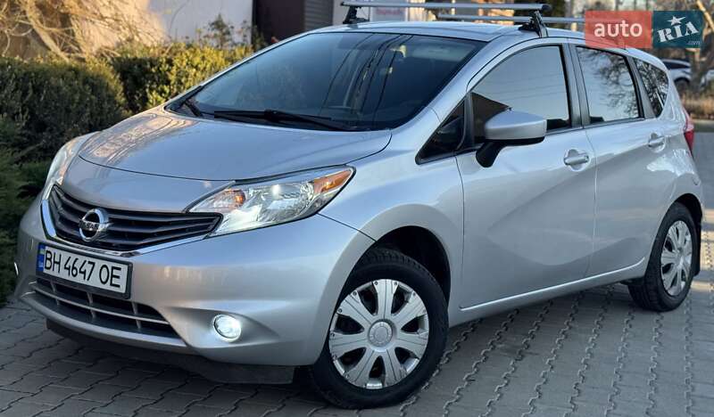 Хетчбек Nissan Versa Note