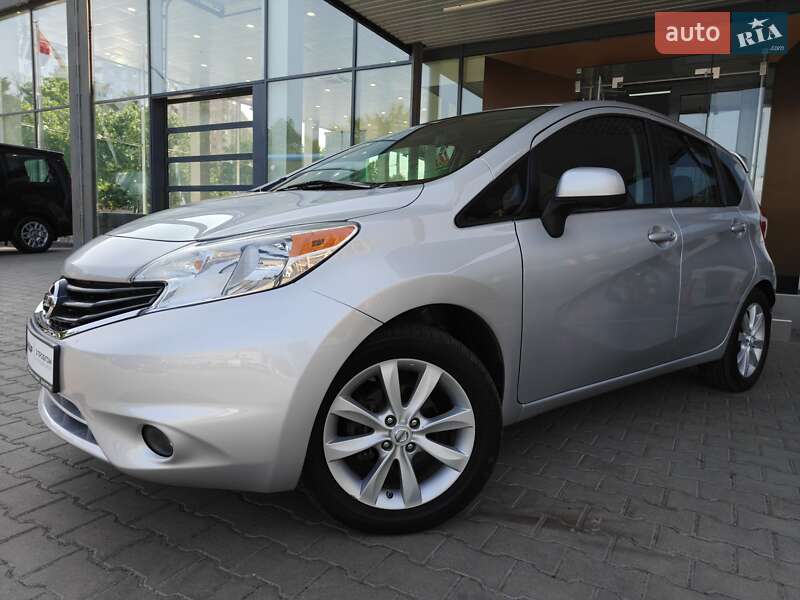 Седан Nissan Versa Note