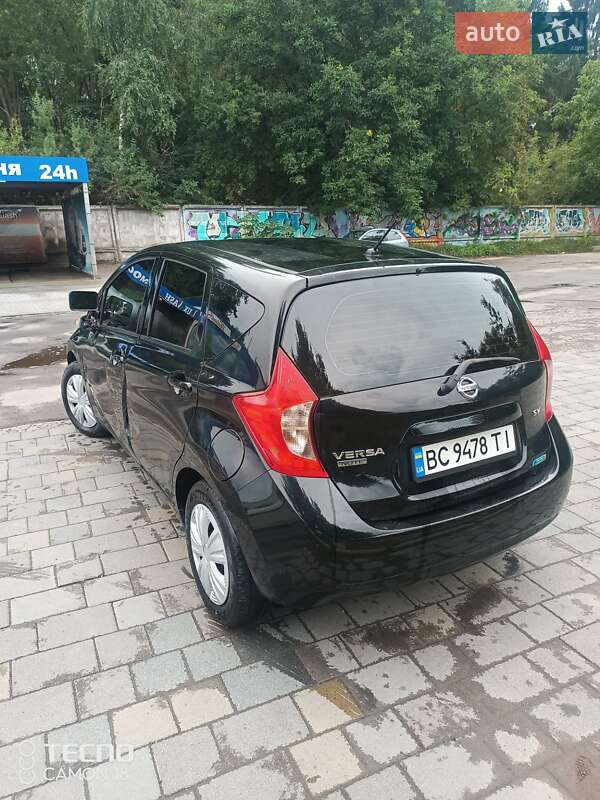Хэтчбек Nissan Versa Note 2015 в Львове