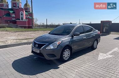 Nissan Versa 2016
