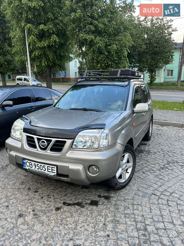 Позашляховик / Кросовер Nissan X-Trail