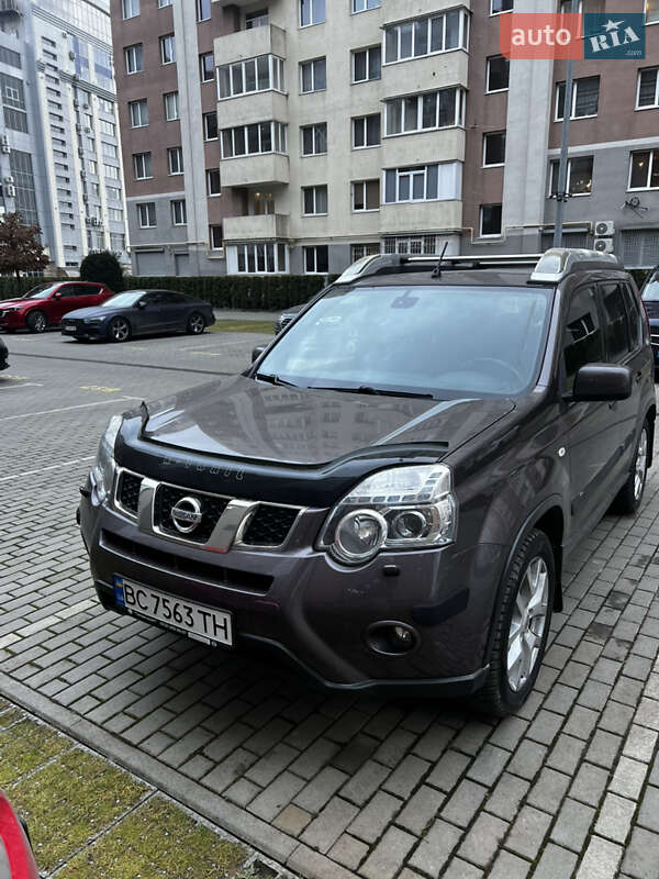 Легковые Nissan X-Trail