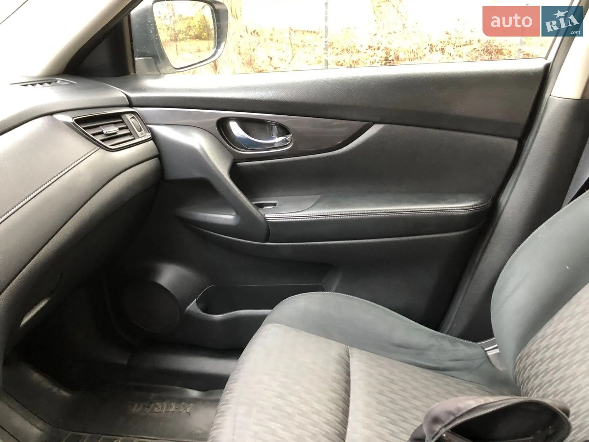 Nissan X-Trail 2019 VIN JN1TAAT32U0101051 фото оголошення 2 з 9