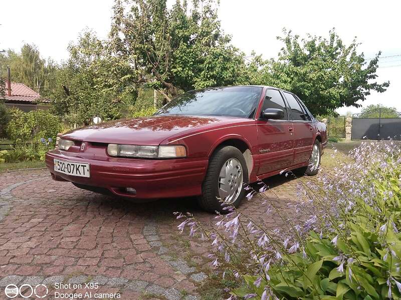 Седан Oldsmobile Cutlass Supreme