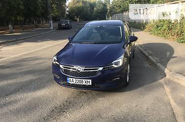 Opel  SPORTS TOURER + 2017