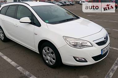 Opel  Sports Tourer 2011