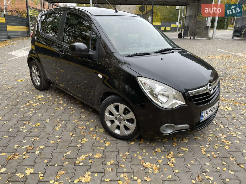 Хетчбек Opel Agila