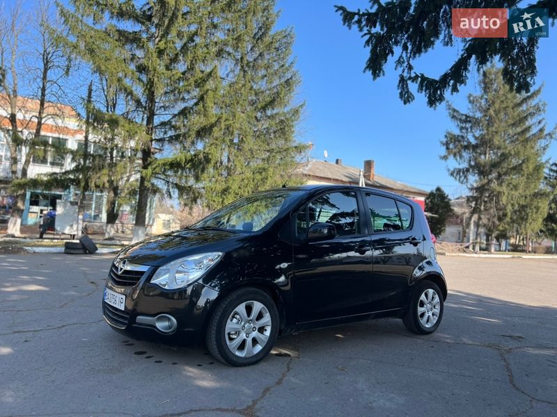 Хэтчбек Opel Agila