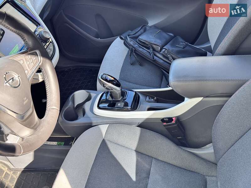 Хэтчбек Opel Ampera-e 2017 в Черновцах фото 51 Хэтчбек Opel Ampera-e 2017 в Черновцах