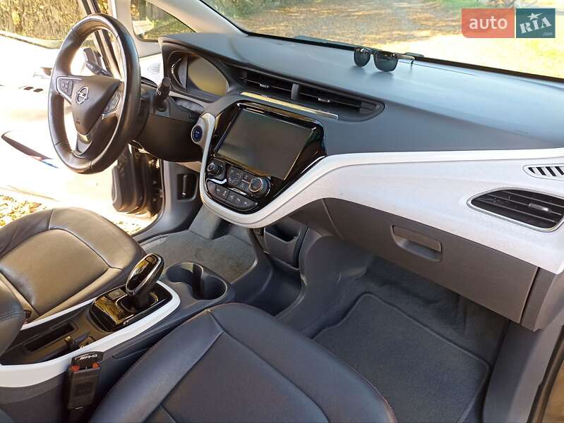 Хэтчбек Opel Ampera-e 2017 в Бродах