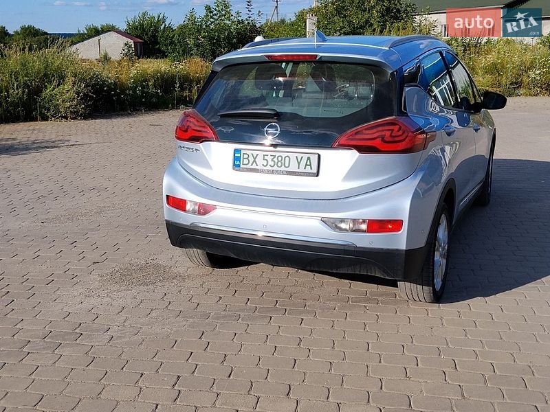 Хетчбек Opel Ampera-e 2016 в Ярмолинцях